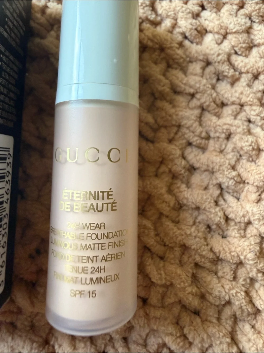 Gucci Éternité De Beauté Foundation - medium fair 220W 2 pack